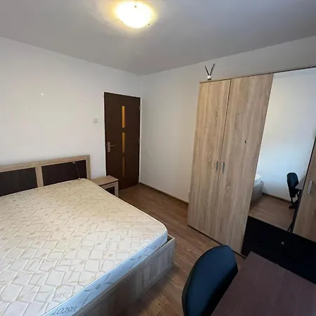 Apartament Raza De Soare شقة *